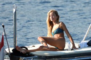 Frida Aasen feet photo thumbnail