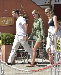 Frida Aasen feet photo thumbnail