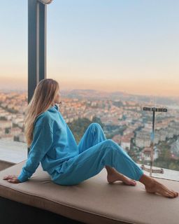 Frida Aasen feet photo thumbnail