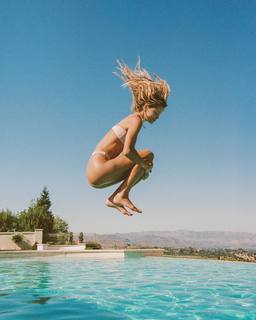 Frida Aasen feet photo thumbnail