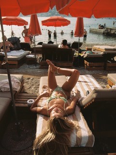 Frida Aasen feet photo thumbnail