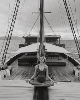 Frida Aasen feet photo thumbnail