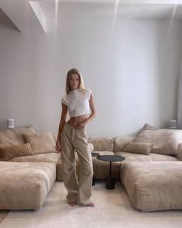 Frida Aasen feet photo thumbnail