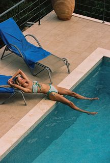 Frida Aasen feet photo thumbnail