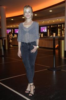 Friederike Kempter feet photo thumbnail