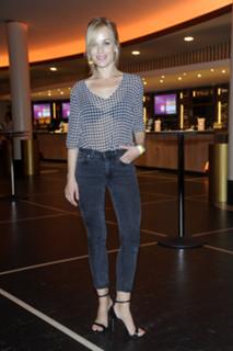 Friederike Kempter feet photo thumbnail