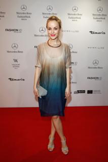 Friederike Kempter feet photo thumbnail