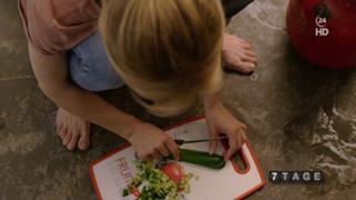 Friederike Kempter feet photo thumbnail