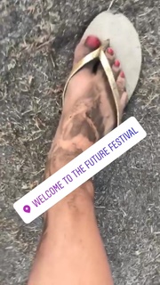 Froukje de Both feet photo 11