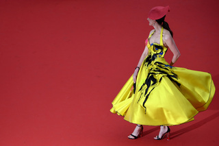 Frédérique Bel feet photo thumbnail