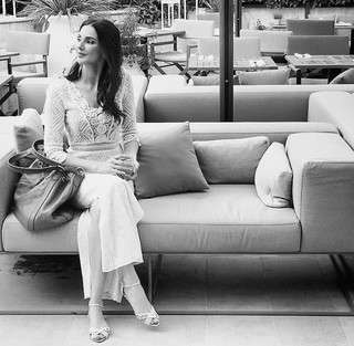 Frédérique Bel feet photo thumbnail