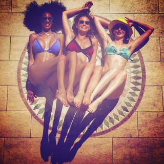 Frédérique Bel feet photo thumbnail