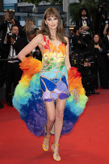 Frédérique Bel feet photo thumbnail