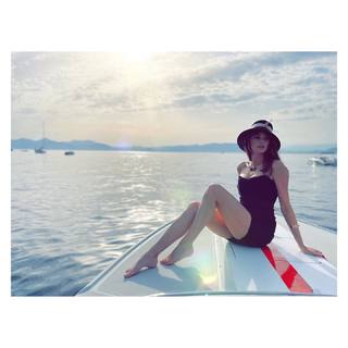 Frédérique Bel feet photo thumbnail