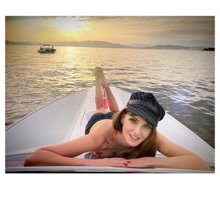 Frédérique Bel feet photo thumbnail