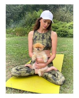 Frédérique Bel feet photo thumbnail