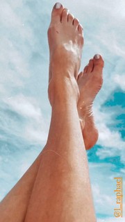 Frédérique Bel feet photo thumbnail