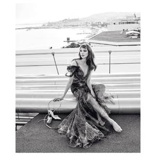 Frédérique Bel feet photo thumbnail