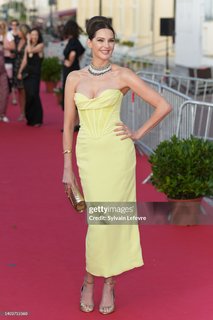 Frédérique Bel feet photo thumbnail