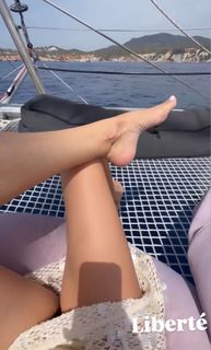 Frédérique Bel feet photo 2