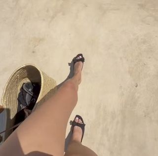 Frédérique Bel feet photo 12