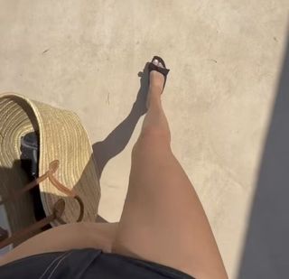 Frédérique Bel feet photo 11