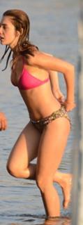 Fulya Zenginer feet photo 3