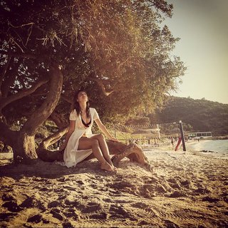 Fulya Zenginer feet photo 11
