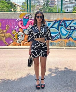 Fulya Zenginer feet photo 5