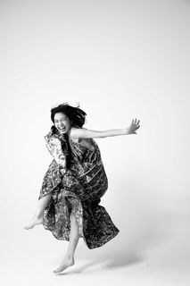 Fumi Nikaidô feet photo 6
