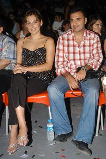 Funda Arar feet photo 4