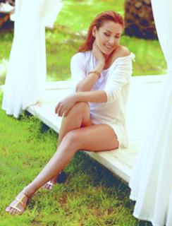 Funda Arar feet photo 10
