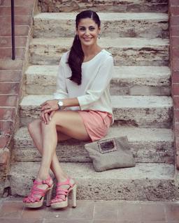Funda Vanroy feet photo 1