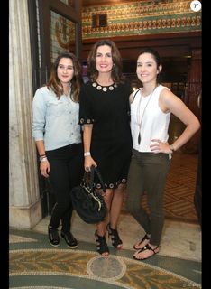 Fátima Bernardes feet photo thumbnail