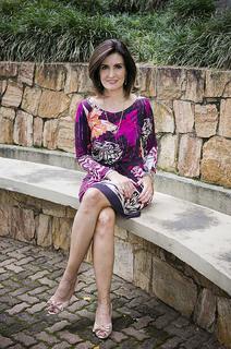 Fátima Bernardes feet photo thumbnail