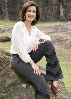 Fátima Bernardes feet photo thumbnail