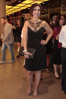 Fátima Bernardes feet photo thumbnail