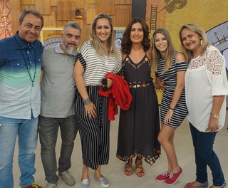 Fátima Bernardes feet photo thumbnail