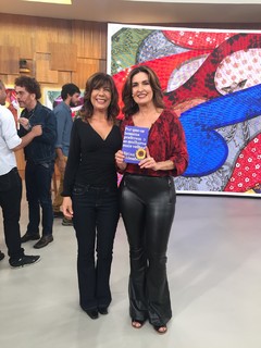 Fátima Bernardes feet photo thumbnail