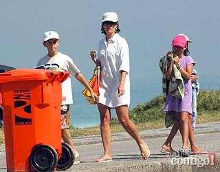 Fátima Bernardes feet photo thumbnail