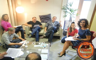 Fátima Bernardes feet photo thumbnail