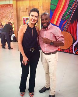 Fátima Bernardes feet photo thumbnail