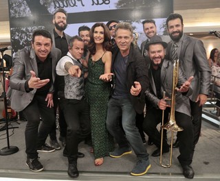 Fátima Bernardes feet photo thumbnail