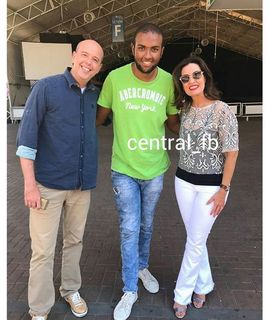 Fátima Bernardes feet photo thumbnail