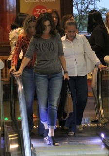 Fátima Bernardes feet photo thumbnail