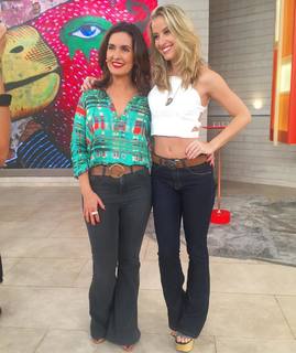 Fátima Bernardes feet photo thumbnail