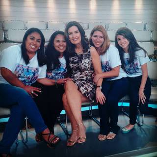 Fátima Bernardes feet photo thumbnail