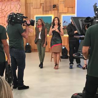 Fátima Bernardes feet photo thumbnail