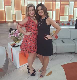 Fátima Bernardes feet photo thumbnail