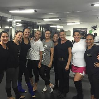 Fátima Bernardes feet photo thumbnail